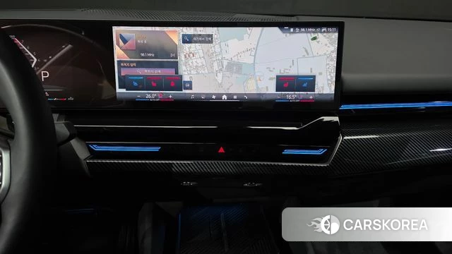 BMW 5 Series (G60) 2024 Серый из Кореи, фото 5