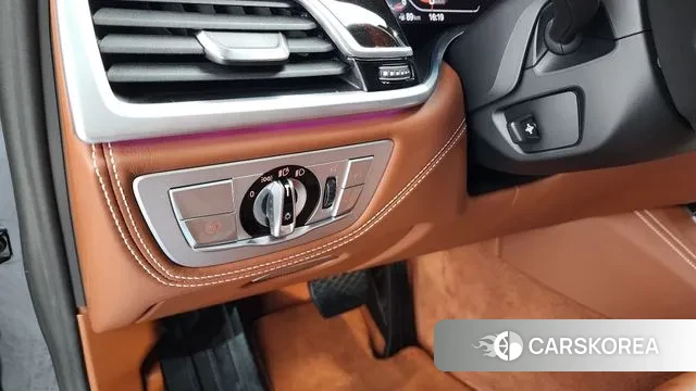 BMW 7 Series (G11) 2020 Белый двухцветный из Кореи, фото 5