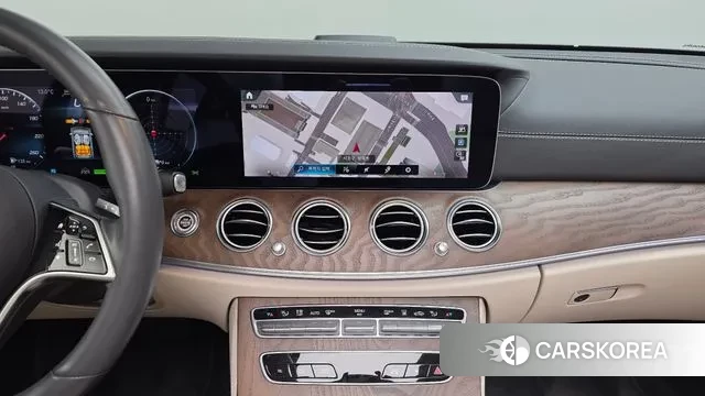 Mercedes-Benz E-Class W213 2022 Белый из Кореи, фото 5