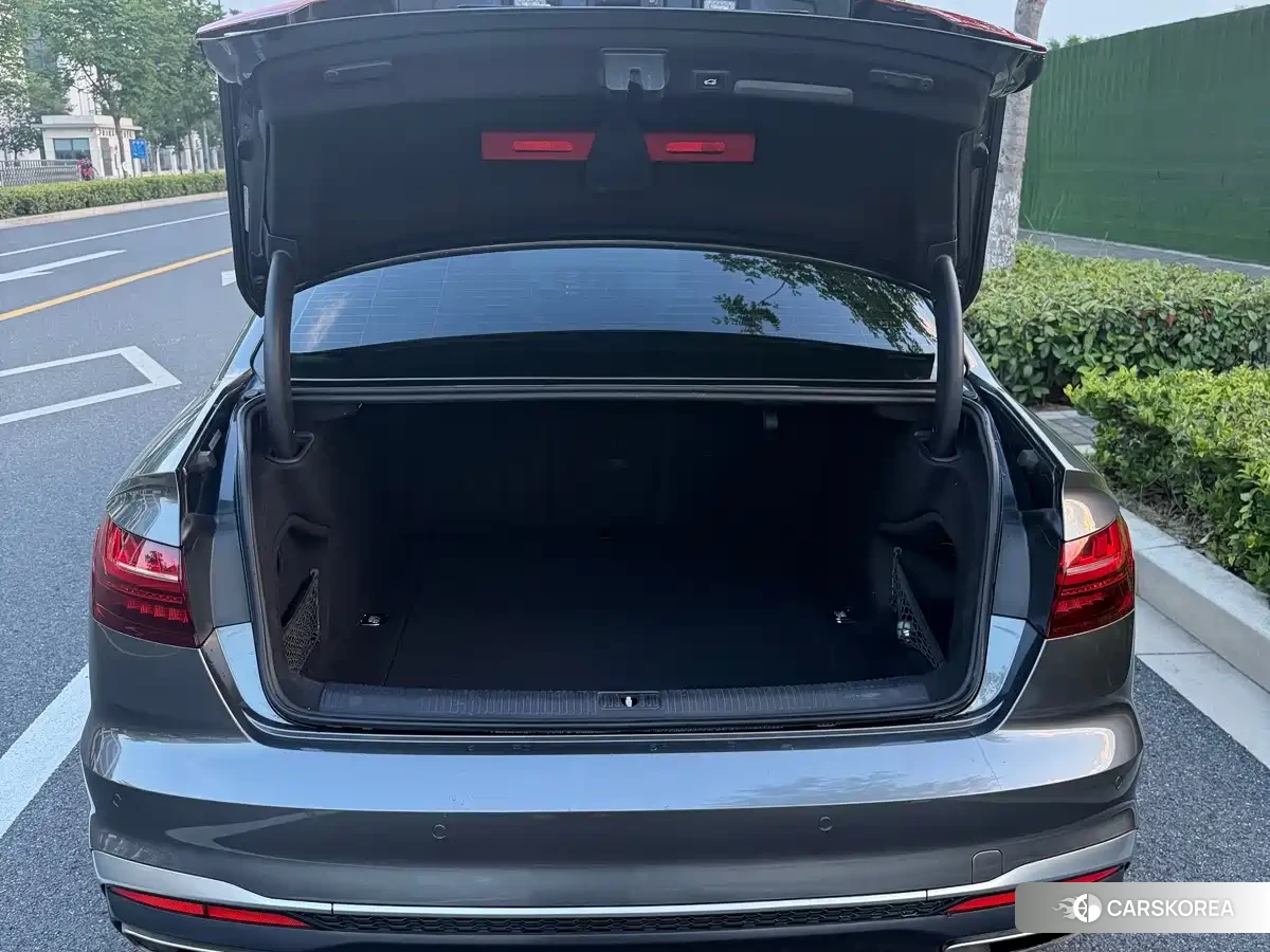 Audi A4L 2020 Silver/gray из Китая, фото 5