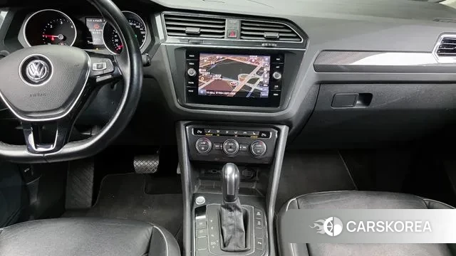 Volkswagen Tiguan second Generation 2020 Белый из Кореи, фото 5