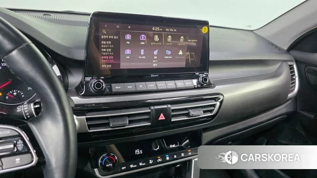 Kia Seltos 2021 Серый из Кореи, фото 5