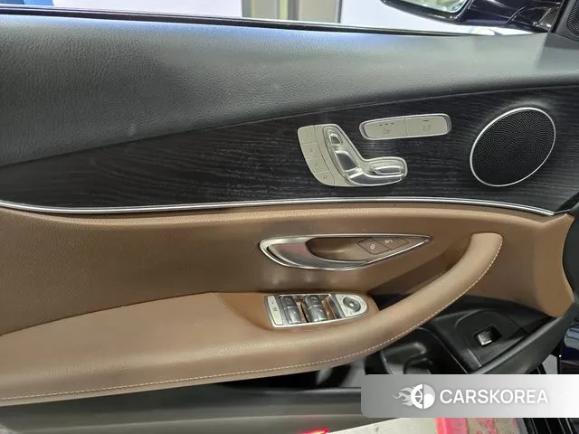 Mercedes-Benz E-Class W213 2020 Синий из Кореи, фото 5