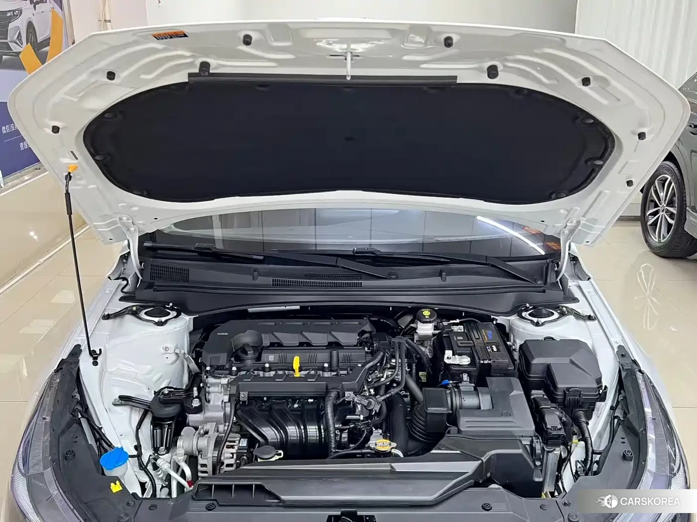 Hyundai Elantra 2022 Белый из Китая, фото 5