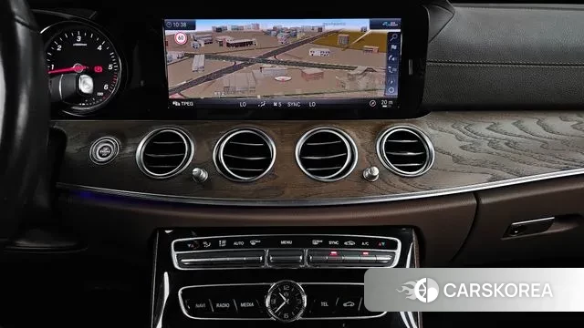 Mercedes-Benz E-Class W213 2020 Белый из Кореи, фото 5