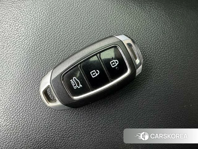 Hyundai Elantra 2023 Белый из Китая, фото 5