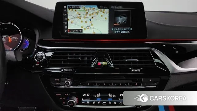 BMW 5 Series (G30) 2018 Белый из Кореи, фото 5