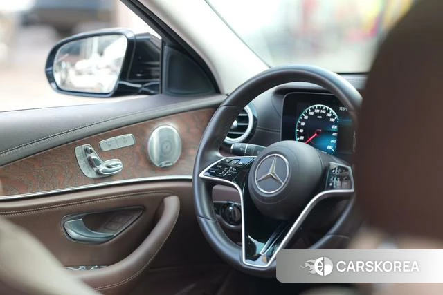 Mercedes-Benz E-class 2023 Черный из Китая, фото 5