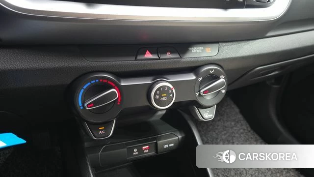 Kia Stonic 2018 Синий из Кореи, фото 5