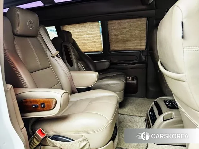 Chevrolet Express Van 2019 Белый из Кореи, фото 5