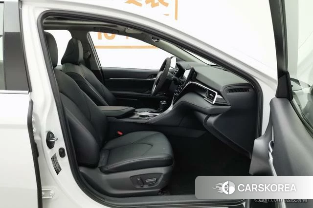 Toyota Camry 2022 Белый из Китая, фото 5
