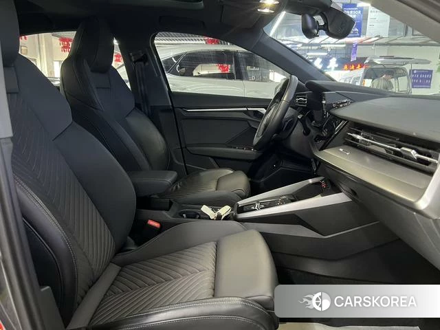 Audi A3 2023 Темно-серый из Китая, фото 5