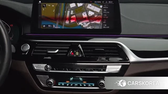 BMW 5 Series (G30) 2022 Серебряный из Кореи, фото 5