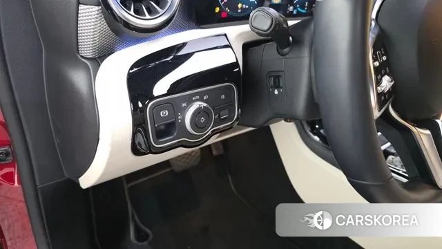 Mercedes-Benz A-Class W177 2022 Красный из Кореи, фото 5