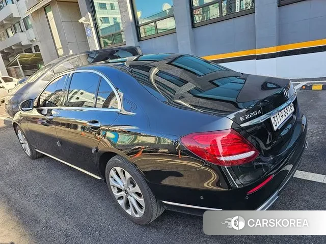 Mercedes-Benz E-Class W213 2018 Черный из Кореи, фото 5