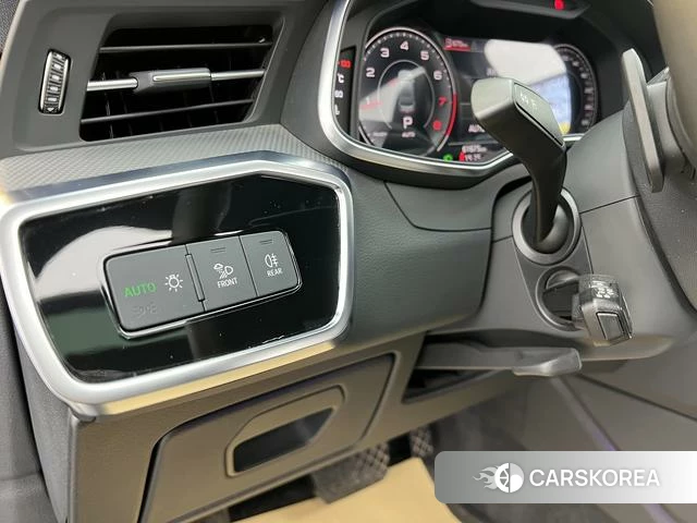 Audi A6L 2021 Черный из Китая, фото 5