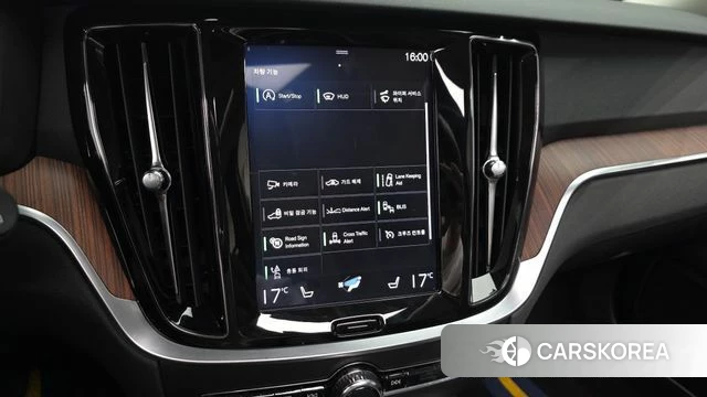 Volvo V60 Cross-Country 2nd Generation 2019 Черный из Кореи, фото 5