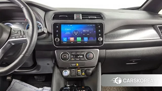 Nissan Leaf (ZE1) 2019 Белый из Кореи, фото 5