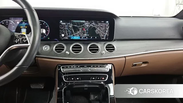 Mercedes-Benz E-Class W213 2022 Белый из Кореи, фото 5