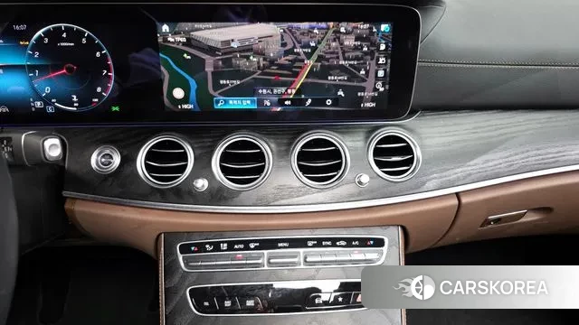 Mercedes-Benz E-Class W213 2023 Черный из Кореи, фото 5