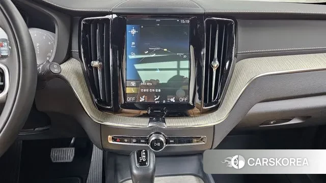 Volvo XC60 second Generation 2019 Белый из Кореи, фото 5