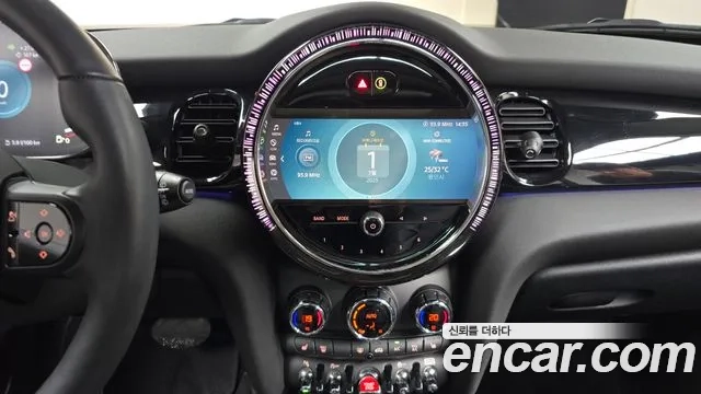 Mini Cooper 2023 Красный из Кореи, фото 5