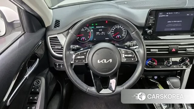 Kia Seltos 2022 Белый из Кореи, фото 5