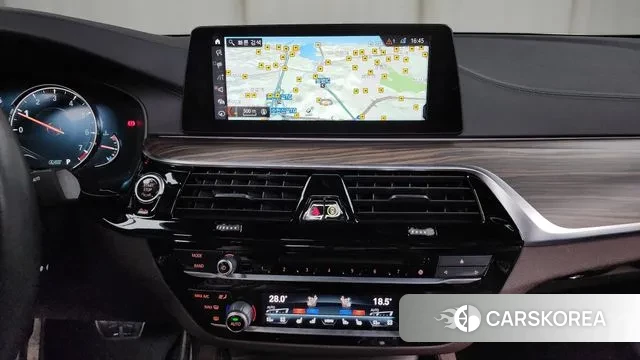 BMW 5 Series (G30) 2018 Серый из Кореи, фото 5