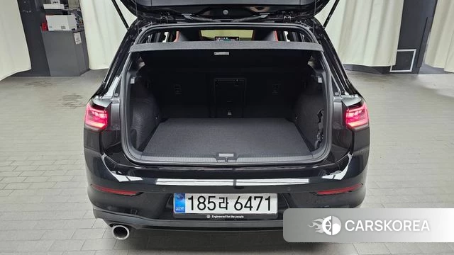 Volkswagen Golf 8th Generation 2026 Черный из Кореи, фото 5