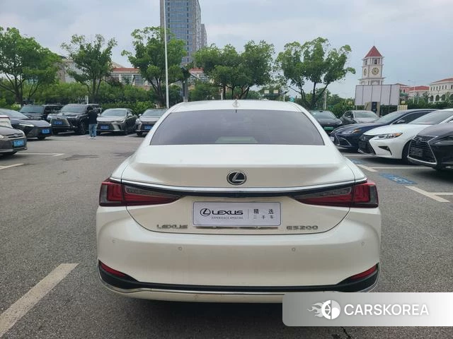 Lexus ES 2023 Белый из Китая, фото 5
