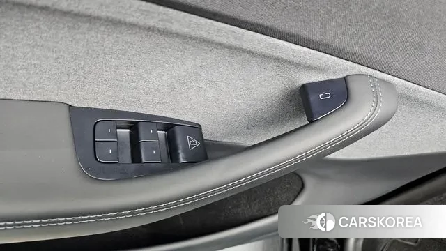 Tesla Model Y 2025 Черный из Кореи, фото 5