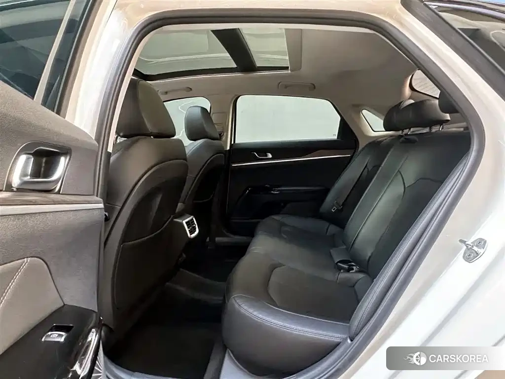 Kia K5 2024 Белый из Китая, фото 5