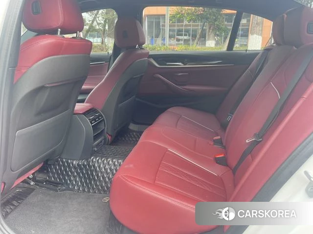 BMW 5 series 2023 Белый из Китая, фото 5