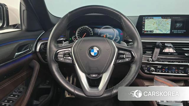 BMW 5 Series (G30) 2018 Белый из Кореи, фото 5