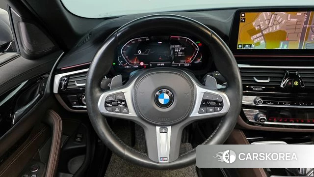 BMW 5 Series (G30) 2022 Серебристо-серый из Кореи, фото 5