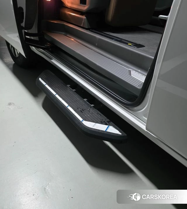 Hyundai Staria 2025 Белый из Кореи, фото 5