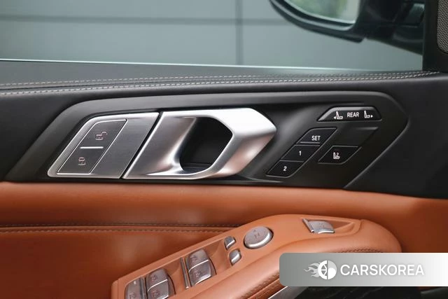 BMW X7 2021 Черный из Китая, фото 5