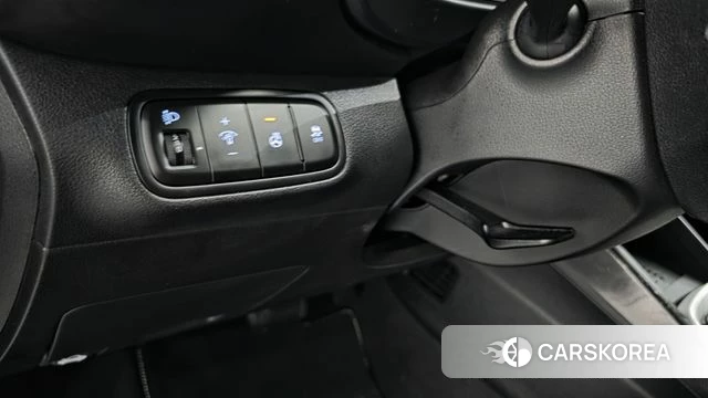 Hyundai Venue 2024 Серебристо-серый из Кореи, фото 5