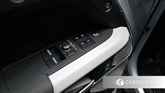 Land Rover Defender (L663) 2021 Серебряный из Кореи, фото 5