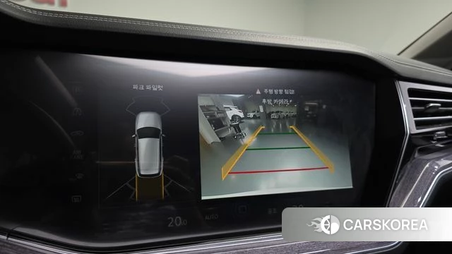 Volkswagen Touareg 3rd generation 2023 Белый из Кореи, фото 5