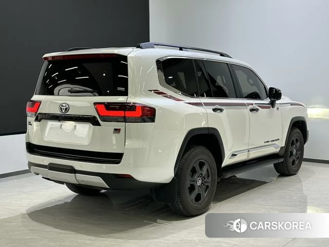 Toyota Land Cruiser (imported) 2025 Белый из Китая, фото 5