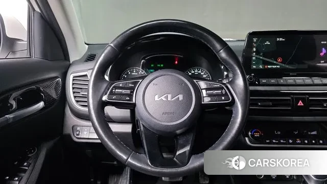 Kia Seltos 2022 Белый из Кореи, фото 5