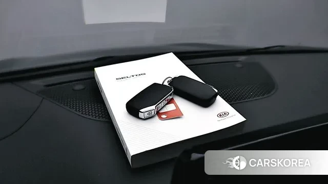 Kia Seltos 2021 Серый из Кореи, фото 5