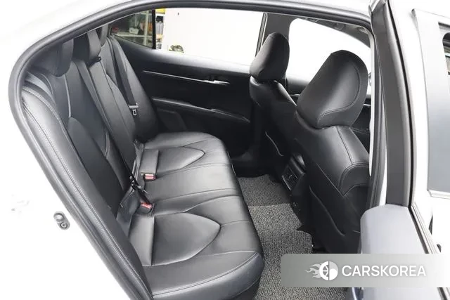 Toyota Camry (XV70) 2023 Белый из Кореи, фото 5