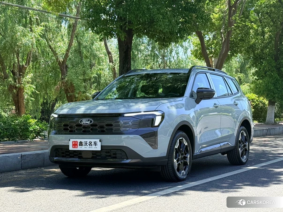 Ford Lingrui PHEV 2024 Серебристо-серый из Китая, фото 5