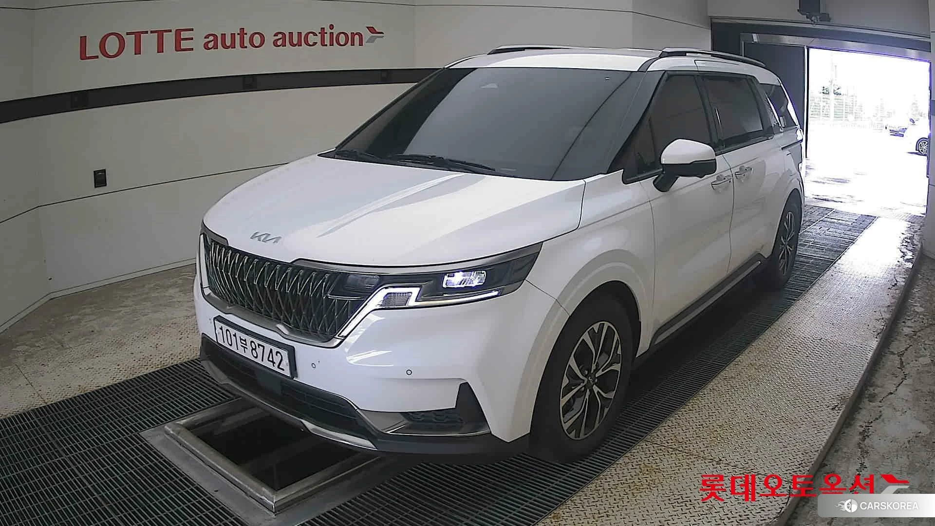 Kia Carnival 2023 Белый из Кореи, фото 5