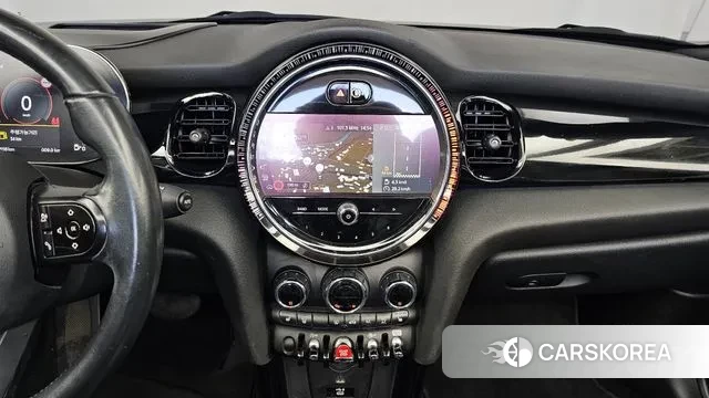 Mini Cooper Convertible 2022 Жемчужный цвет из Кореи, фото 5