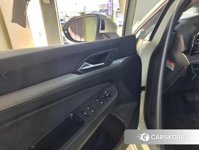 Volkswagen Golf 8th Generation 2026 Белый из Кореи, фото 5