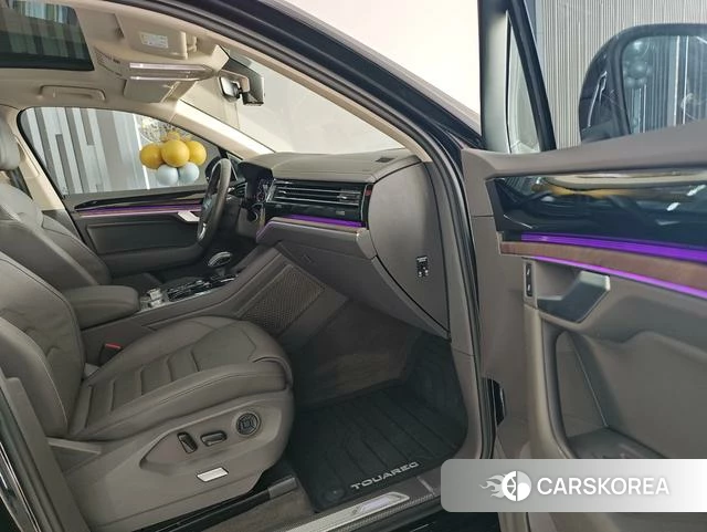Volkswagen Touareg 2019 Черный из Китая, фото 5