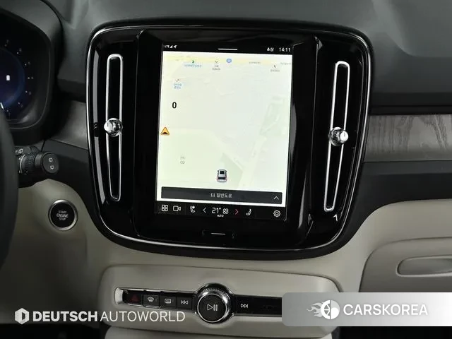 Volvo XC40 2023 Белый из Кореи, фото 5